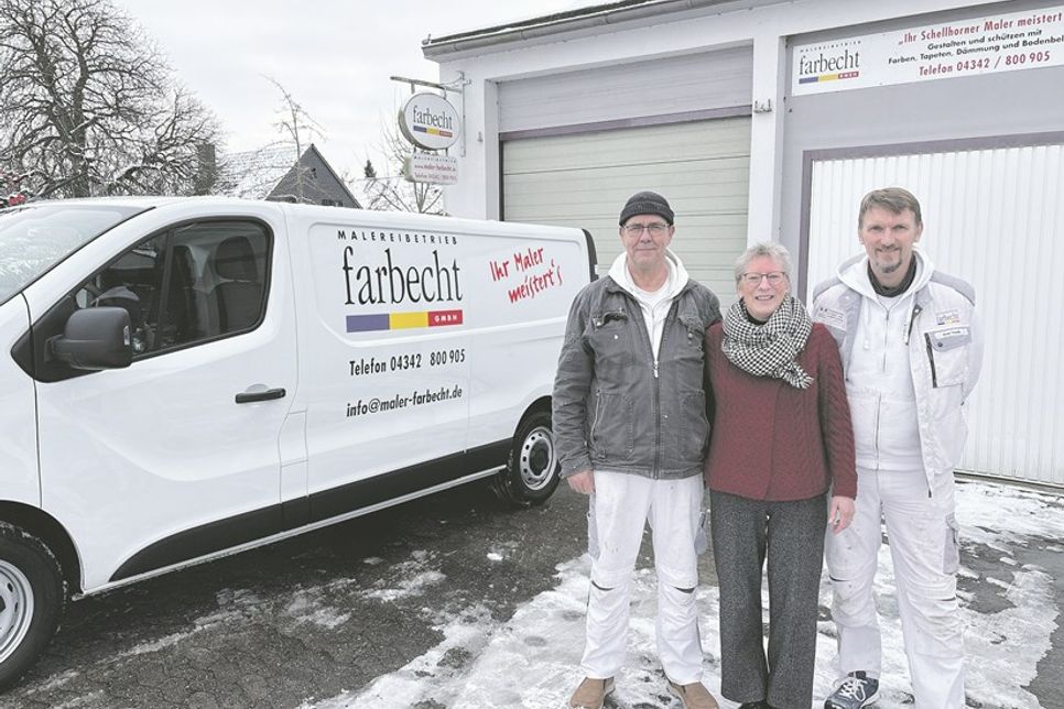 Gehen gut aufgestellt ins Jubiläumsjahr 2026 (von links): Malermeister Thomas Grap, Betriebswirtin Ute Brüning und Malermeister Arne Thede.