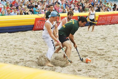 Die Deutsche Beach-Hockey-Meisterschaft kehrt im Juli an den Timmendorfer Strand zurück.
