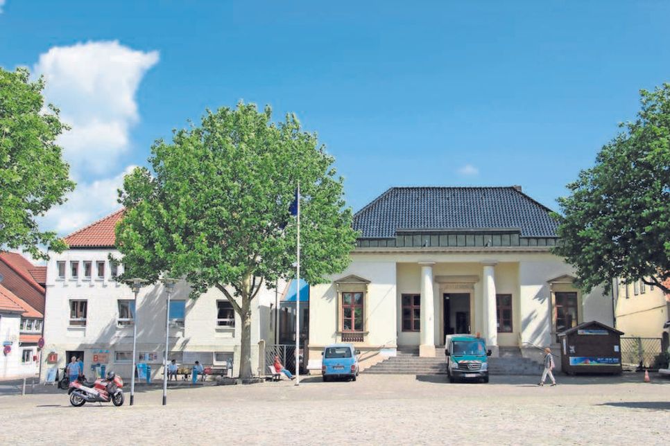Letzte Arbeiten werden ausgeführt und nach und nach ziehen die Verwaltungsmitarbeiter zurück ins Herz der Stadt.