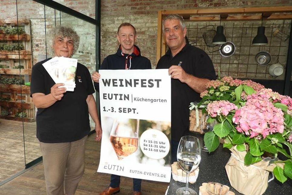Michael Keller (Mi.), Torsten Medloff und Eva Staege freuen sich auf ein Genuss-Wochenende.