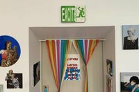 Zwischen den Arbeiten von Ena Klopp geht es Richtung - Vorsicht: Excite.