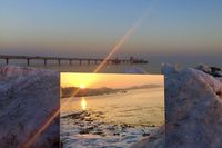 Dieses stimmungsvolle Winterbild von der Grömitzer Seebrücke mit gespieltem Sonnenuntergang sendete uns Rainer Lafleur.