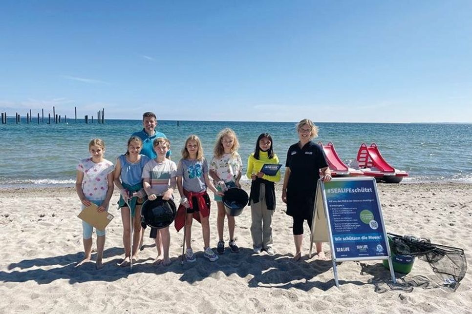 Die Strandsäuberungs-Aktion mit Schülerinnen und Schülern des Ostsee-Gymnasiums Timmendorfer Strand war wieder erfolgreich.