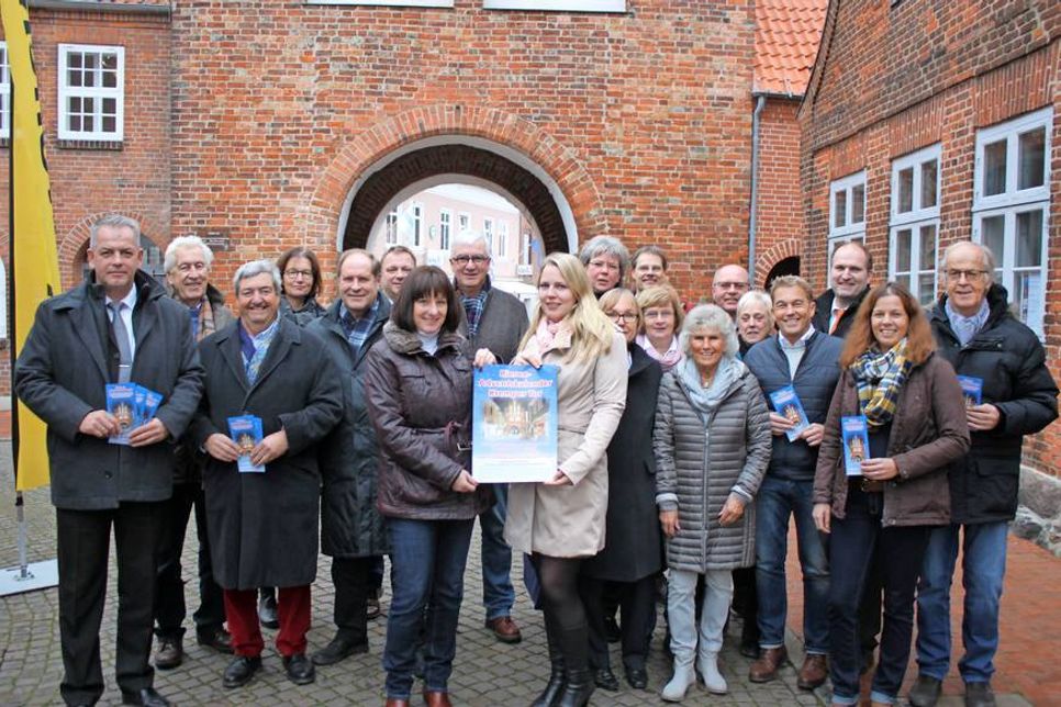 Eine Vielzahl von Sponsoren und Helfern unterstützt den Riesen-Adventskalender.