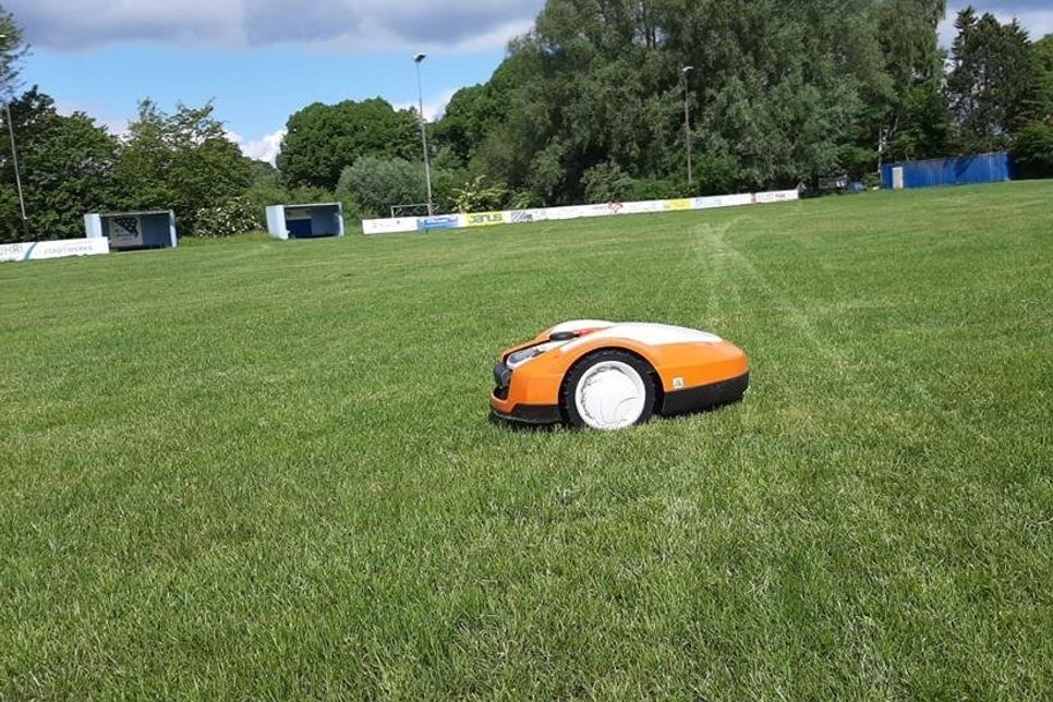 Gutes Geläuf. Dank der Mähroboter sind die Rasenplätze des BCG Altenkrempe wieder in gutem Zustand.