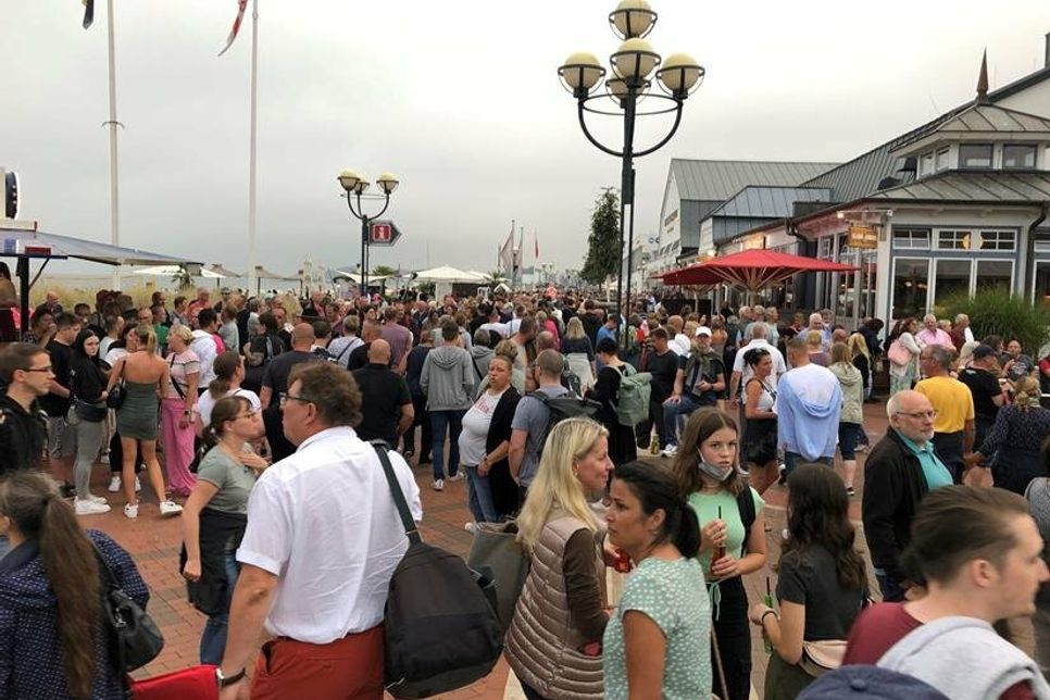Auch der Seebrückenvorplatz füllte sich schnell.