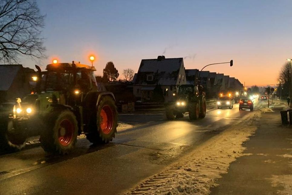 Die Trecker waren schon früh morgens auf Ostholsteins Straßen unterwegs.