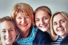 Anne Rosenplänter, Helga Tychsen, Britt Gorski und Britta Böhmer (v. lks.) (nicht im Bild: Hermann Kuntze und Sandra Meissner) schenken Freude an Bewegung.
