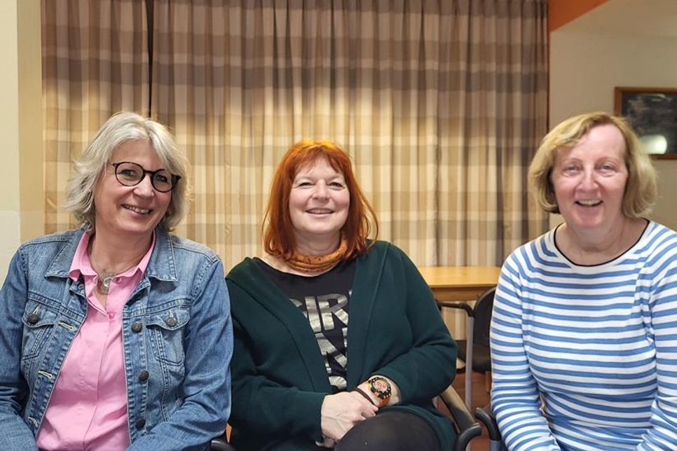 Marion Petersen, Kassenwartin, Martina Kolbaum, stellvertretende Vorsitzende und Regina Voß, Schriftführerin (v. lks.).