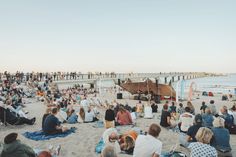 32 kostenfreie Strandkonzerte in der Lübecker Bucht: „Musik im Strandkorb“ startet in den Sommer
