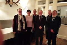 Der Vorstand mit den Geehrten, Gisela Dohm (2. v. lks.) und Bernd Lascheit (4. v. lks.).