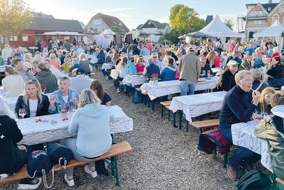 Vom 28. Mai bis 1. Juni findet wieder das  Weinfest im Niendorfer Hafen statt.