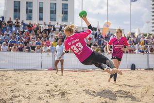 24. Travemünder-Beachhandball-Cup: Über 2.000 Sportlerinnen und Sportler zu Gast am Travemünder Strand