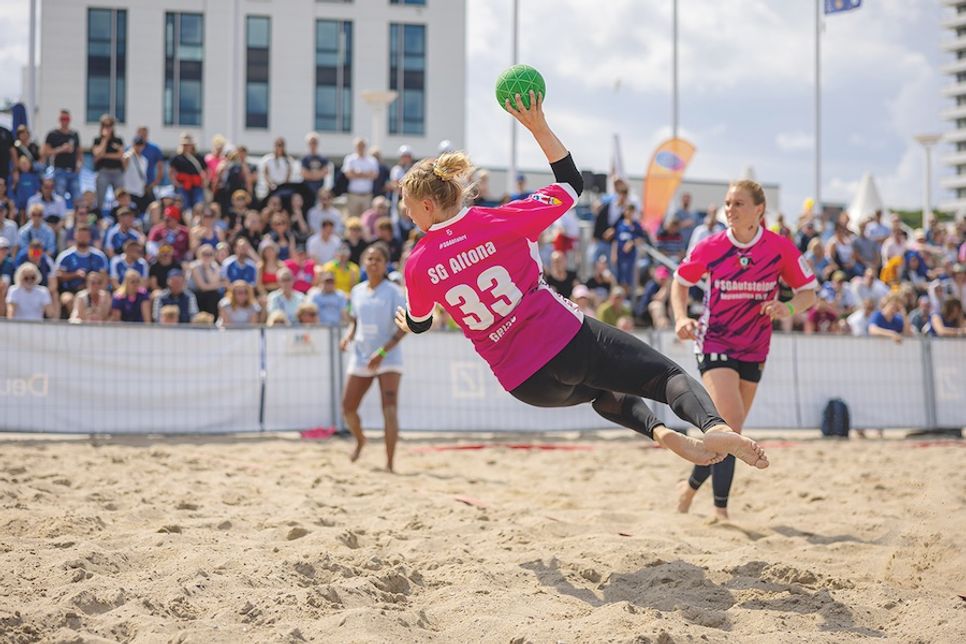24. Travemünder-Beachhandball-Cup: Über 2.000 Sportlerinnen und Sportler zu Gast am Travemünder Strand