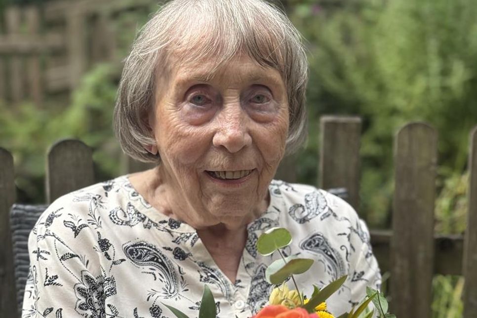 Irene Lucanus nahm am Freitag viele Blumen und Glückwünsche entgegen.