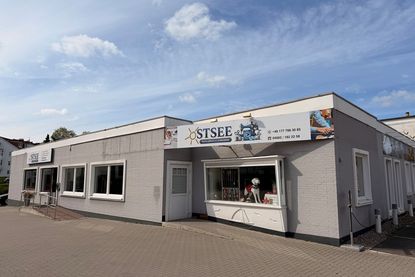 „Ostsee Textilservice & Schneiderei“ ist in der Straße Körnickerfeld 19 in Grömitz zu finden.