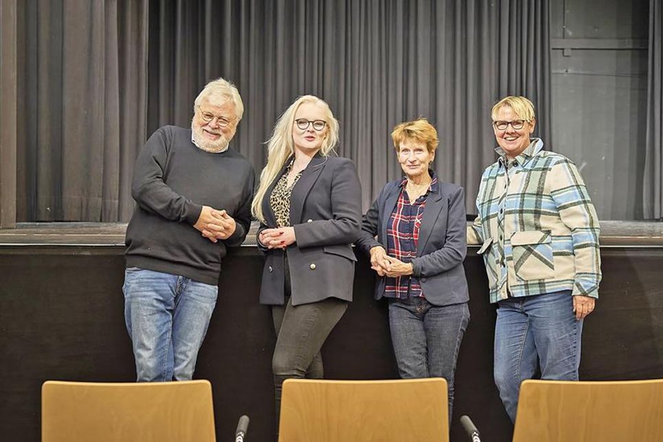 Thomas Wroblewski, Clara Vest, Jette Malmskov und Franziska Schütz im Oldenburger Stadttheater.
