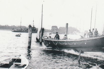 Ein historisches Foto eines Rettungsbootes der DGzRS.