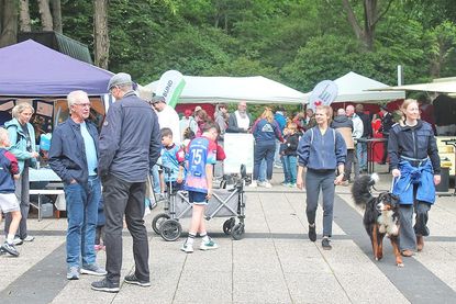 Vom durchwachsenen Wetter ließen sich die Malenter*innen nicht davon abhalten, auch das 3. Bürgerfest zu einem Erfolg zu machen. Gefeiert wurde die Vielfalt des Ortes.
