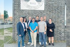 Sie freuen sich über die Gründung des Fördervereins: Stefan Wolf (v. li.), Bettina Schäfer, Christian Wilke, Paulo Chaves, David Schirm, Patrick Hofmann, Lars Calsen und Sarah Köhrt.