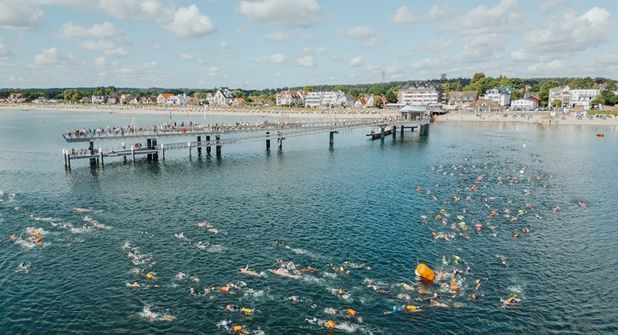 Mit der vierten und letzten Etappe zwischen den Seebrücken in Haffkrug und Scharbeutz ist das Seebrückenschwimmen erfolgreich zu Ende gegangen. (Foto: Tourismus-Agentur Lübecker Bucht, Joelle Dörnath)