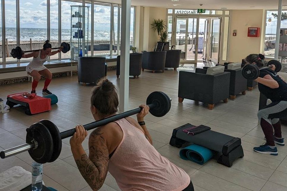 Anika Asmus bringt bei ihrem „Hot Iron“ Kurs die Teilnehmer und Teilnehmerinnen zum Schwitzen.