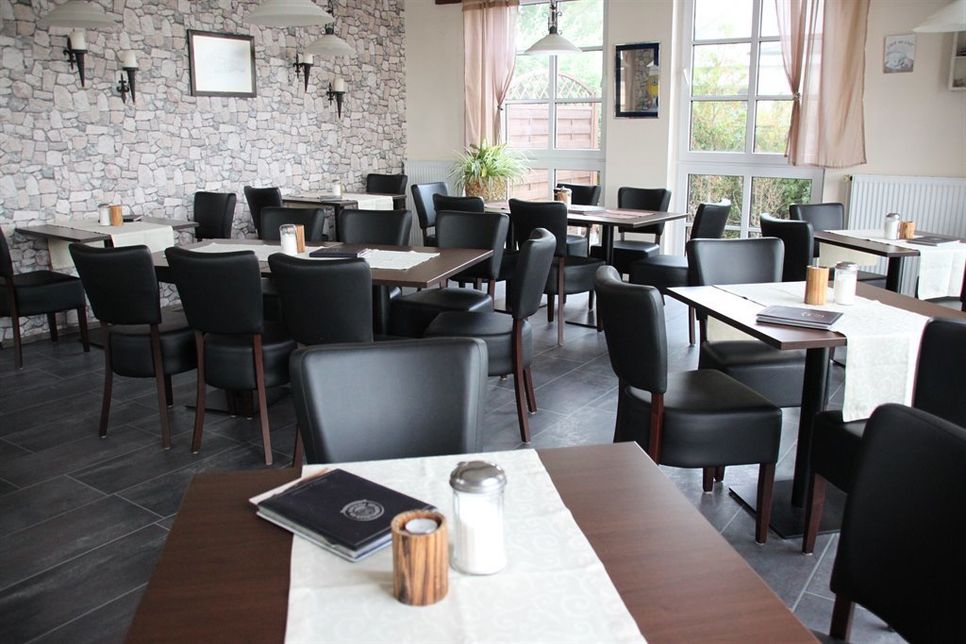 Das Café bietet genügend Platz zum Verweilen und Entspannen.