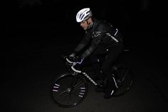 Kurt Bansen bei einer Testfahrt für das neuartige Helmsystem.