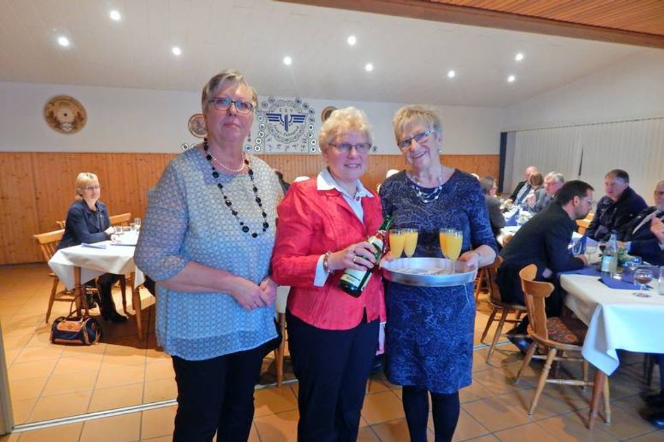 Der Festausschuss: Hannelore Ebbing, Gerda Stau und Renate Kaminski (v.l.n.r.)
