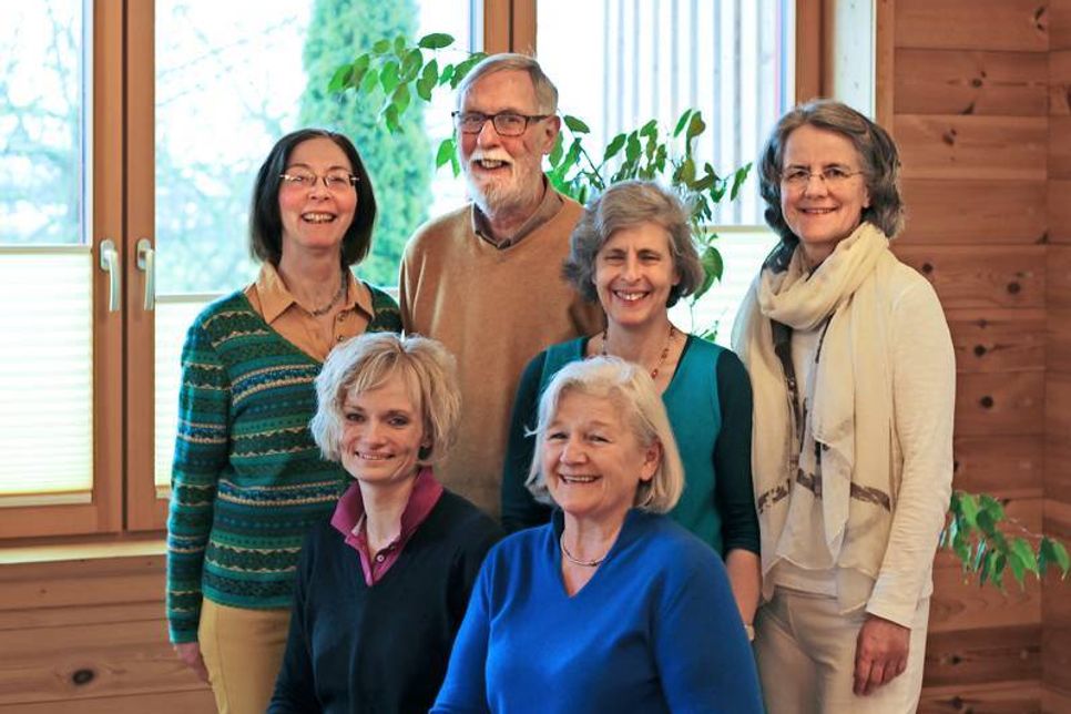 Die Praxisgemeinschaft: Ines Haselwander, Friedrich Marx, Ute Bartram-Marx, Corinna Meitling (hi. v. lks.) sowie Julia Benthien und Barbara Voigt.