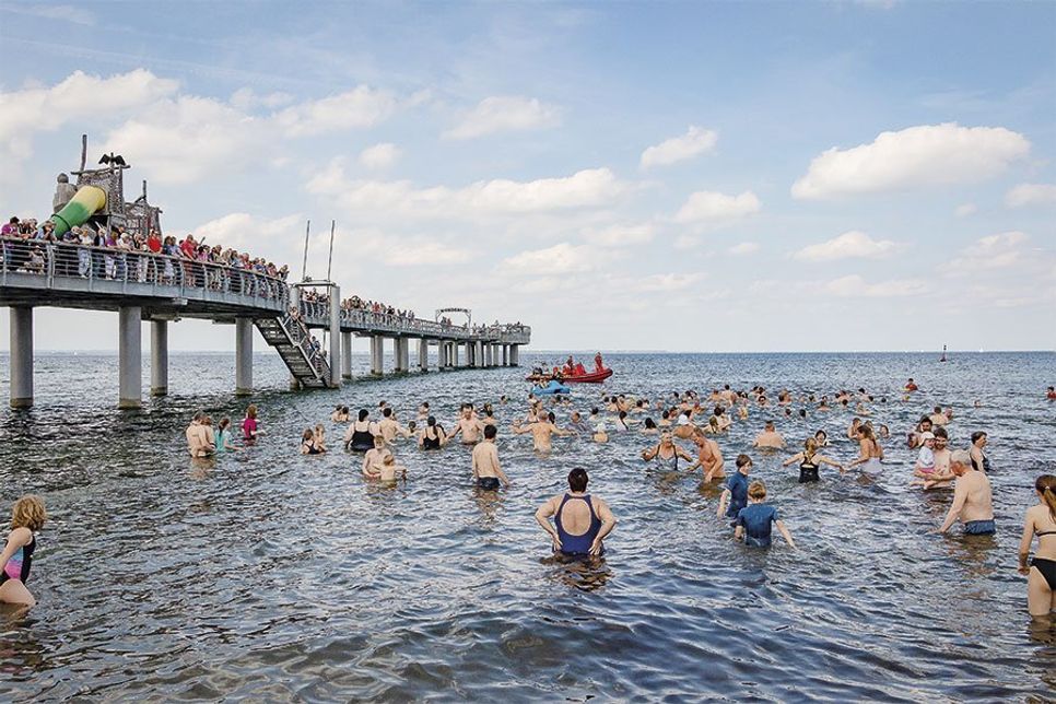 Im 30. Jahr fand das traditionelle Anbaden in Niendorf/Ostsee statt. (Foto: Kirsten Bruns)