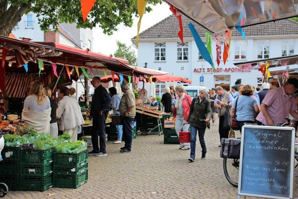 Auch das Wetter hatte ein Einsehen und bot sommerliche Temperaturen zum Wochenmarkteinkauf.