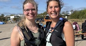 Schnell und motiviert: Schon früh am Morgen waren an der Versorgungsstation in Bliesdorf diese hochmotivierten Teilnehmerinnen aus Hannover anzutreffen.