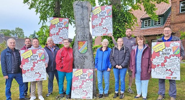 Seit einem Jahr laufen bereits die Planungen für das Festwochenende vom 19. bis 21. Juni anlässlich des 825-jährigen Bestehen des Ortes „Chuserestorp“. Nun gab das Organisations-Team auch das vielfältige Programm der drei tollen Tage für Bürger und Freund