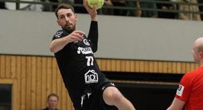 HSG-Spieler Jasper Bruhn beim Torwurf.
