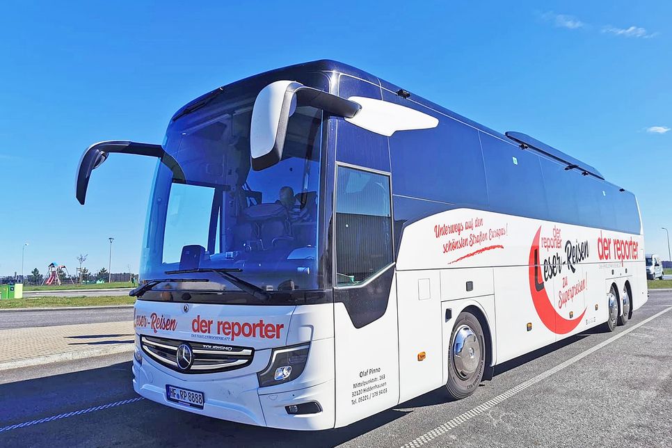 Ab sofort auf den Straßen Europas für den Reporter unterwegs: Der nagelneue Mercedes Tourismo Fernreisebus mit Top-Ausstattung