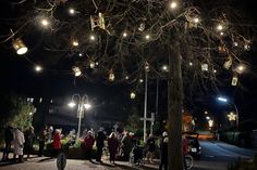 Zauberhaftes Adventsleuchten auf dem Denkmalplatz.