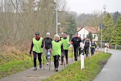 Rund sechs Kilometer legten die Walker bei der Jahresendrunde zurück.