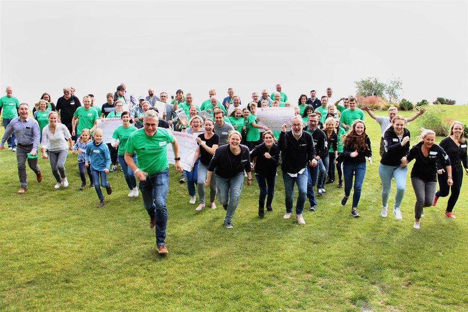 Auch nach 24 Stunden noch voller Energie: die Teilnehmer des ZVO-Hackathons „Hack the Waterkant“.