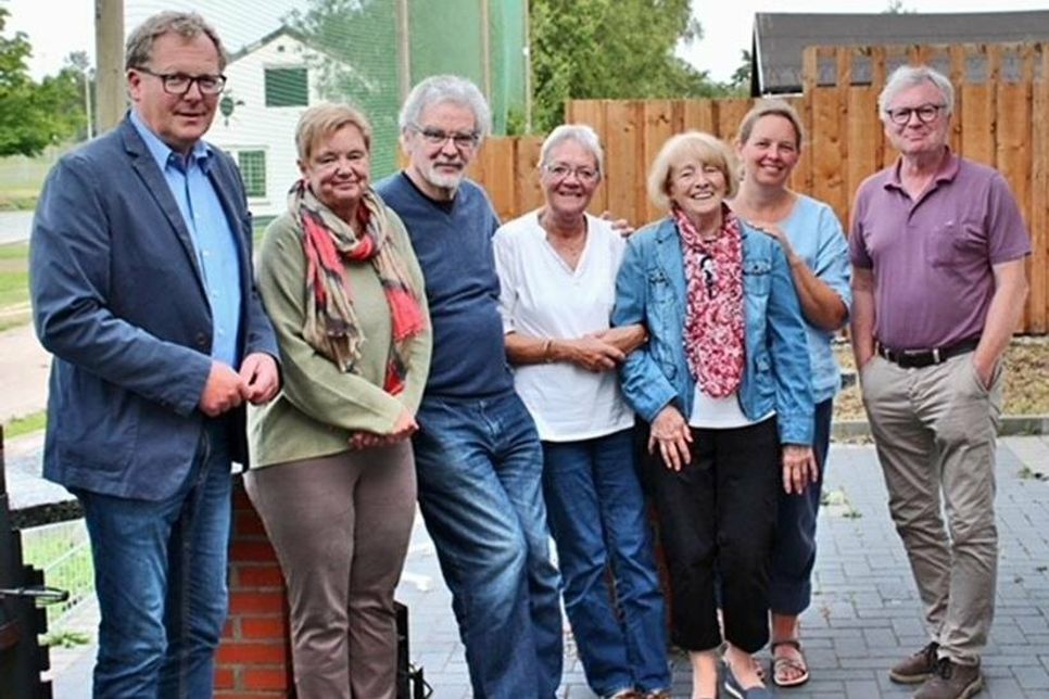 Von links nach rechts: Jörn Koch (1. Vorsitzender), Dorothea Arnold-Theloe (Schriftführerin), Klaus Schneider (Beisitzer, Internetpräsenz), Rosemarie Reimann, Stefanie Heeckt (2. Vorsitzende), Rüdiger Ehler (Schatzmeister)