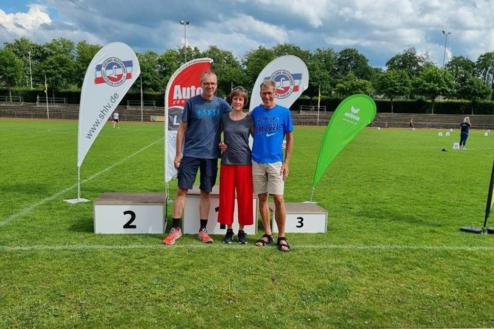 Die Lionsrunner Wolf, Lena und Peter.