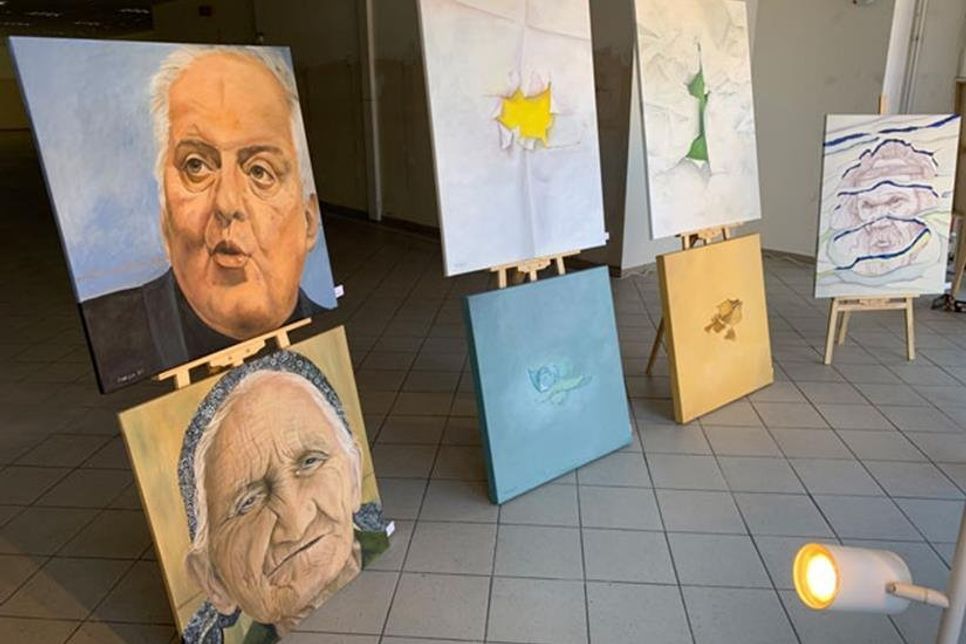 Kunst im Schaufenster: Werke von Gabriele Kasten; Pumpenplatz