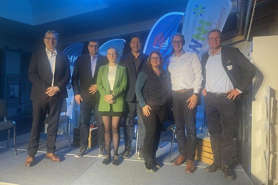 Waren sehr zufrieden mit dem Abend (v. lks.): Dr. Can Özren, Lars Ulrich Kahl, Inga Weitemeyer, Thomas Knop, Andrea Brunhöber, Dr. Mark Jahn und Sven Muchow.