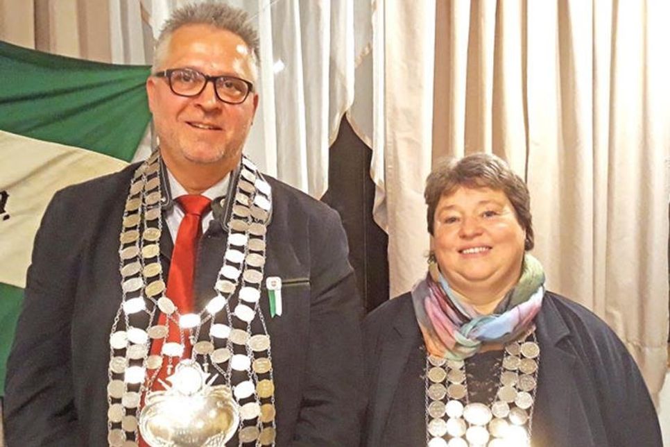 Schützenkönigspaar Gunda Petsch und Olaf  „de König vun Sosel“ Wenndorf.