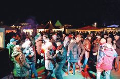 Fröhliche Silvester-Party im Niendorfer Hafen: Bis um 2 Uhr nachts war die Tanzfläche gefüllt. (Foto: Kleinschmidt)