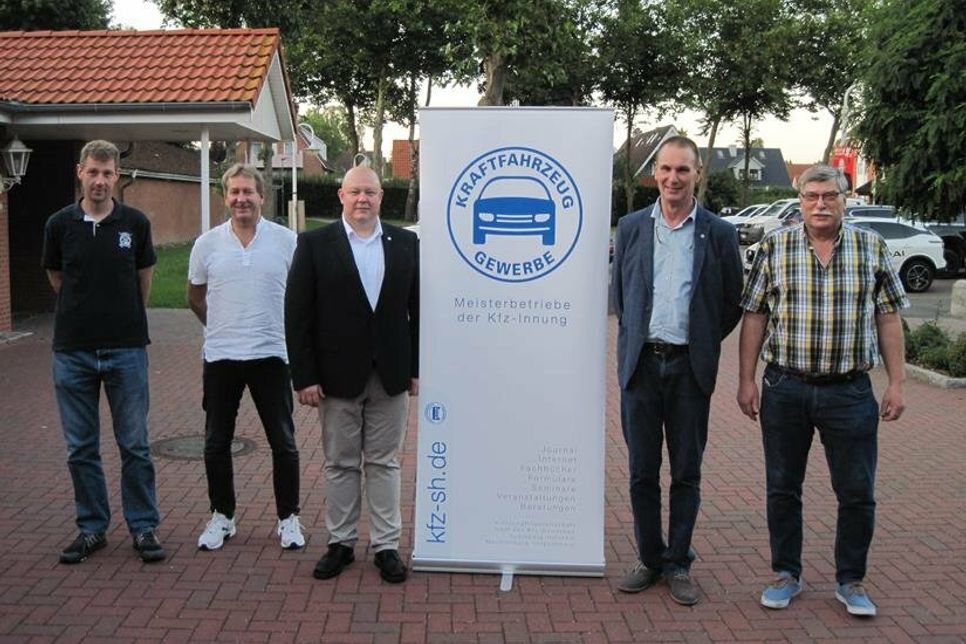 Der neu gewählte Innungsvorstand: Maik Schröder, Jens Reverey, Björn Bigga, Jörg Lühning und Klaus Eckhardt (v. lks.).