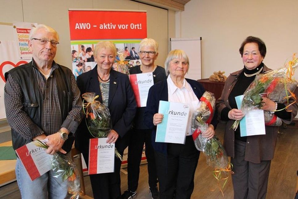 Die geehrten Mitglieder: Karl Hauch, Erika Seitz, Hilda Hauch, Ursula Amsel und Antje Topf (v. lks.).