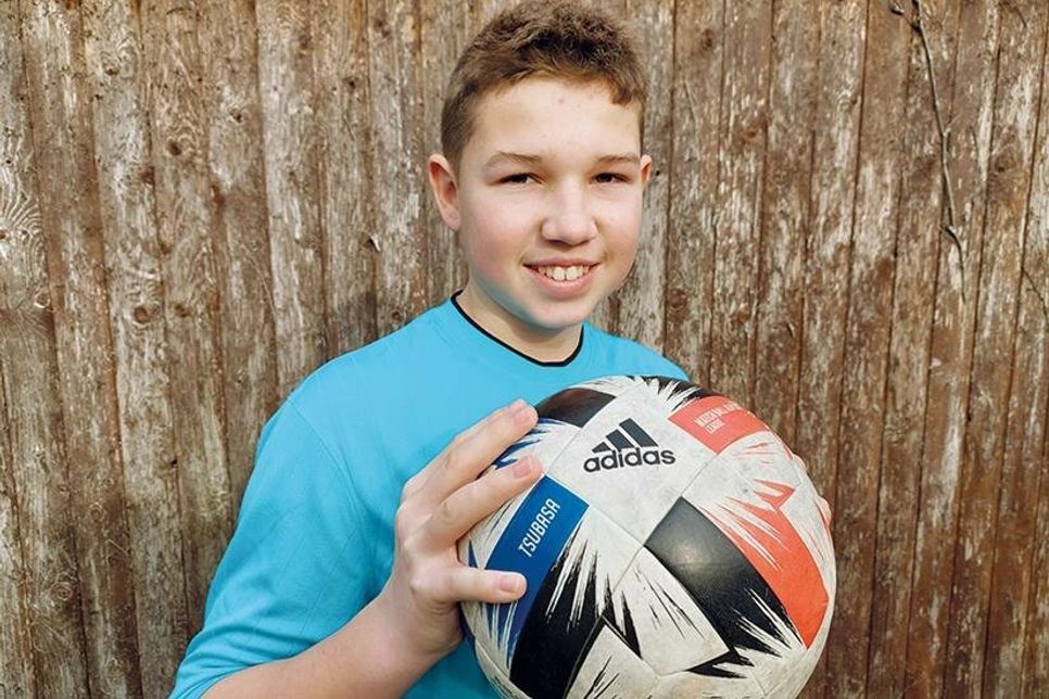 Einer der jüngsten Schiedsrichter im DFB: Noah Schmidt aus Travemünde. Er spielt aktiv Fußball im NTSV Strand 08 in Timmendorfer Strand und hat dort auch die DFB-Schiedsrichterprüfung abgelegt.