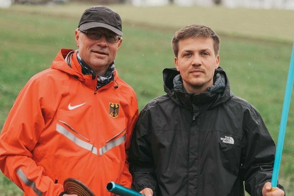 Markus Wunder und Sascha Herz (v. lks.) bieten zusammen leistungsorientierte Leichtathletik für Kinder, Jugendliche und Erwachsene an.