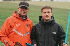 Markus Wunder und Sascha Herz (v. lks.) bieten zusammen leistungsorientierte Leichtathletik für Kinder, Jugendliche und Erwachsene an.
